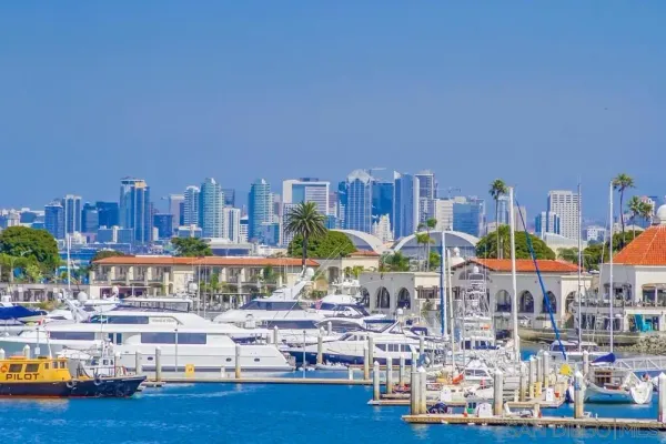 $6,000 | 2915 Lawrence Street, Unit 9, San Diego, CA 92106