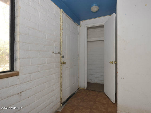 109 East Corona Road Tucson, AZ 85756 - Photo 5 of 26 Gallery Image 5