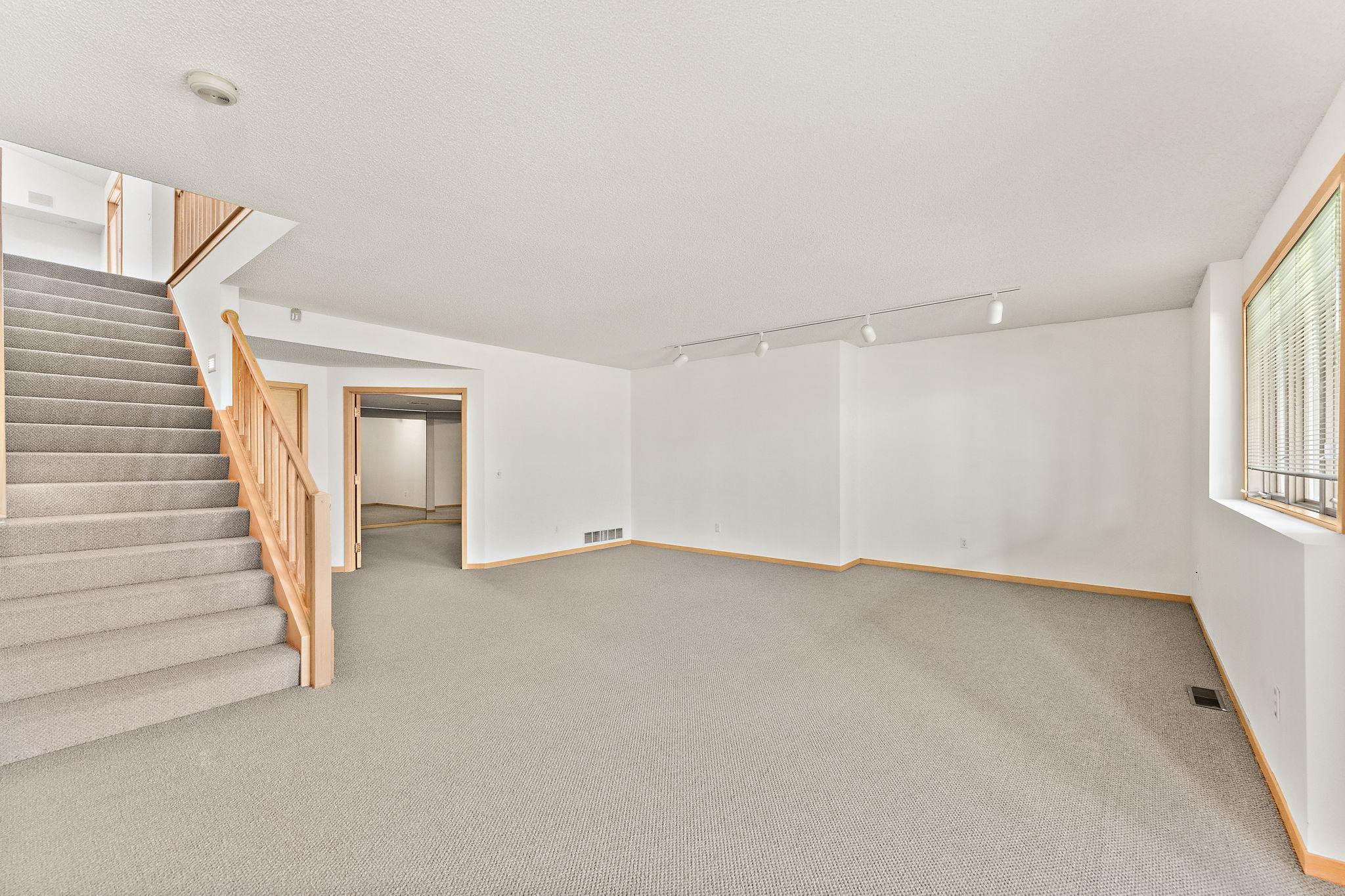 8914 Hilloway Road Eden Prairie, MN 55347 - Photo 35 of 45