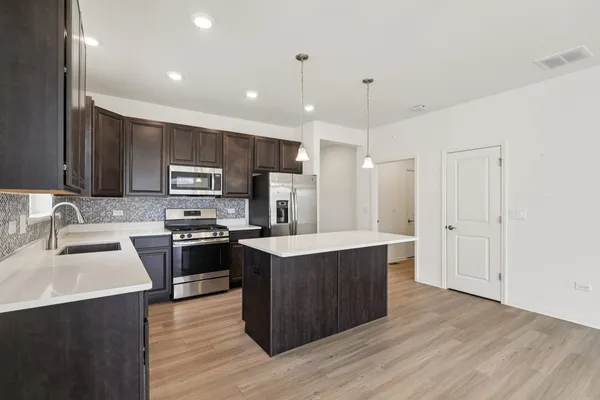 $325,000 | 8122 Arlington Lane, Joliet, IL 60431