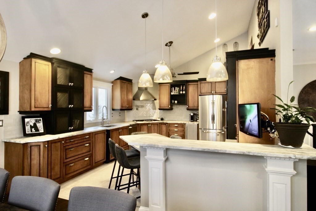 36 Juniper Hill Road Waltham, MA 02452 - Photo 9 of 41 Gallery Image 9