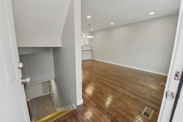 $559,000 | 4904 West 31st Street, Cicero, IL 60804