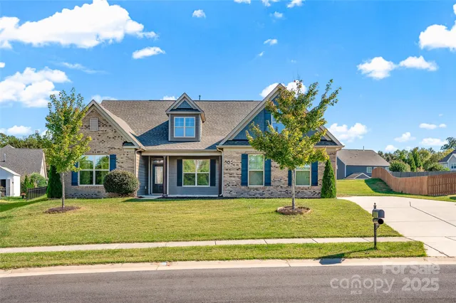 a front view of house with yard