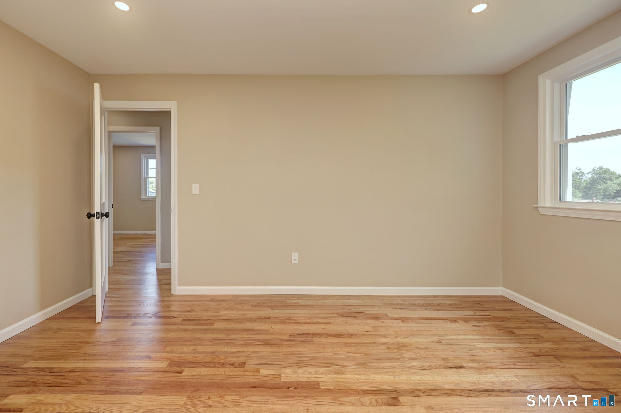 210 Cloudland Road North Haven, CT 06473 - Photo 26 of 40