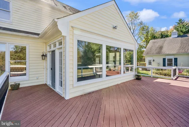 $1,785,000 | 16720 Sommertime Lane, Paeonian Springs, VA 20129