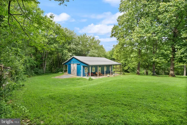 $1,785,000 | 16720 Sommertime Lane, Paeonian Springs, VA 20129