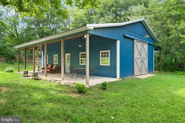 $1,785,000 | 16720 Sommertime Lane, Paeonian Springs, VA 20129