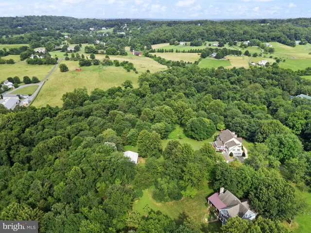 $1,785,000 | 16720 Sommertime Lane, Paeonian Springs, VA 20129