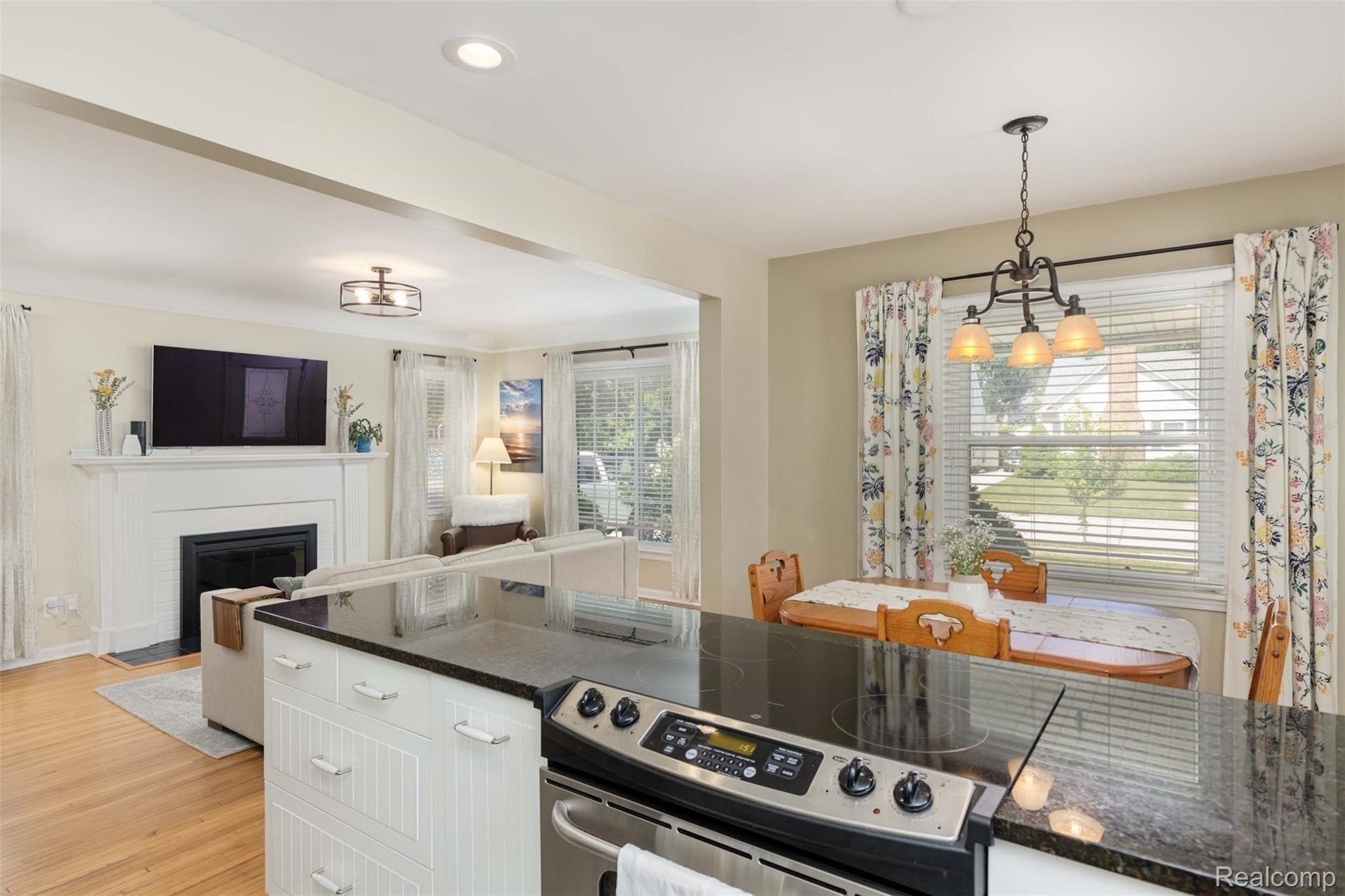 1877 Dorothea Road Berkley, MI 48072 - Photo 8 of 39 1877 Dorothea Kitchen Din Rm Liv Rm.jpg
