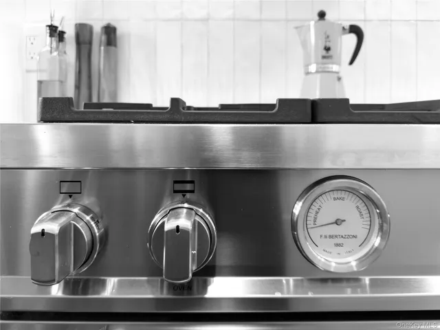 $325,000 | 2 Park Lane, Unit 5E, Mount Vernon, NY 10552