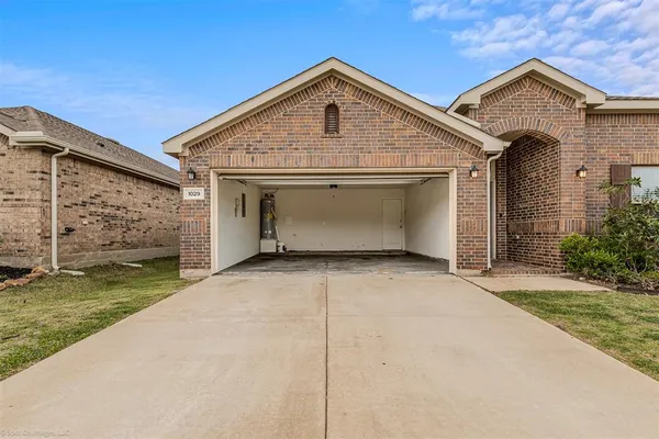 $294,000 | 1029 North Churchill Drive, Fate, TX 75189