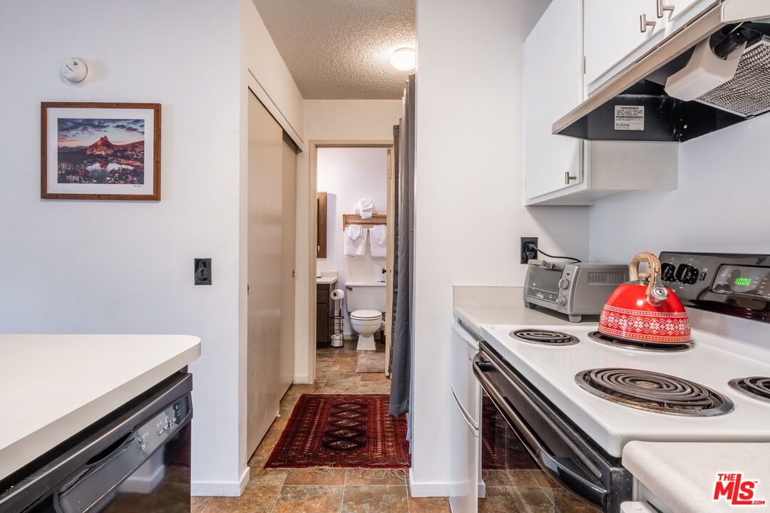 2499 Sierra Nevada Road, Unit R2 Mammoth Lakes, CA 93546 - Photo 8 of 23