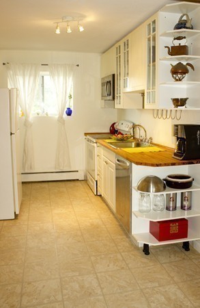22 Westgate Road, Unit 5 Boston, MA 02467 - Photo 4 of 18