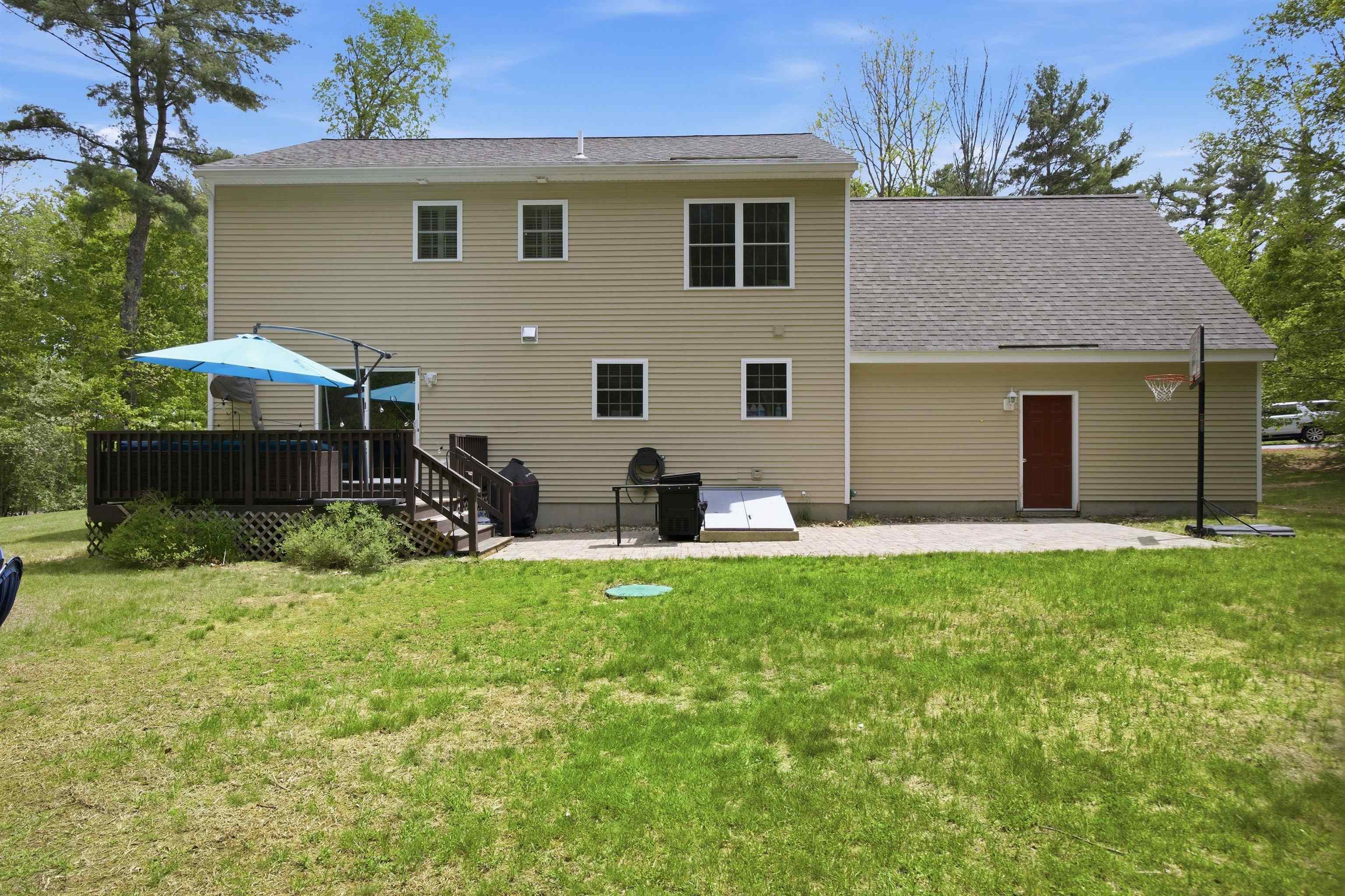 144 Mountain Road Goffstown, NH 03045 - Photo 5 of 47