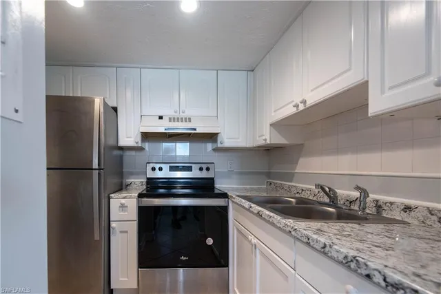 $1,390 | 3257 Royal Canadian Trace, Unit 2, Fort Myers, FL 33907