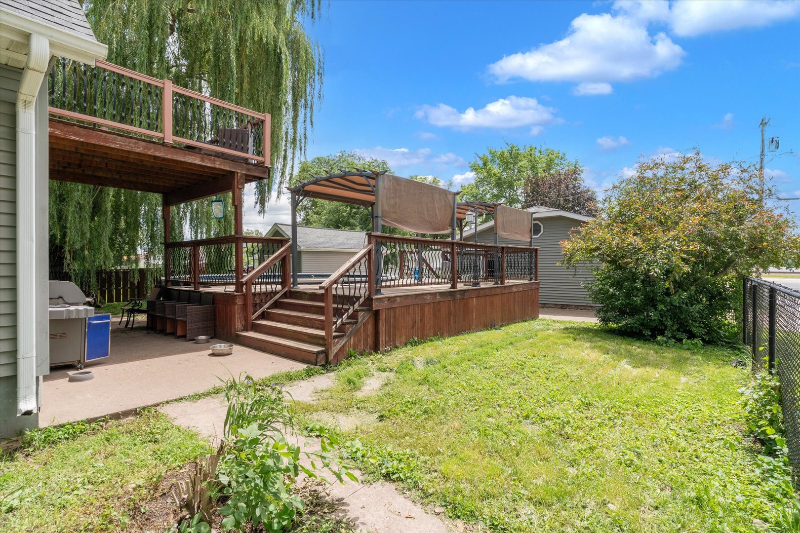 631 2nd Street Buffalo, IA 52728 - Photo 4 of 29