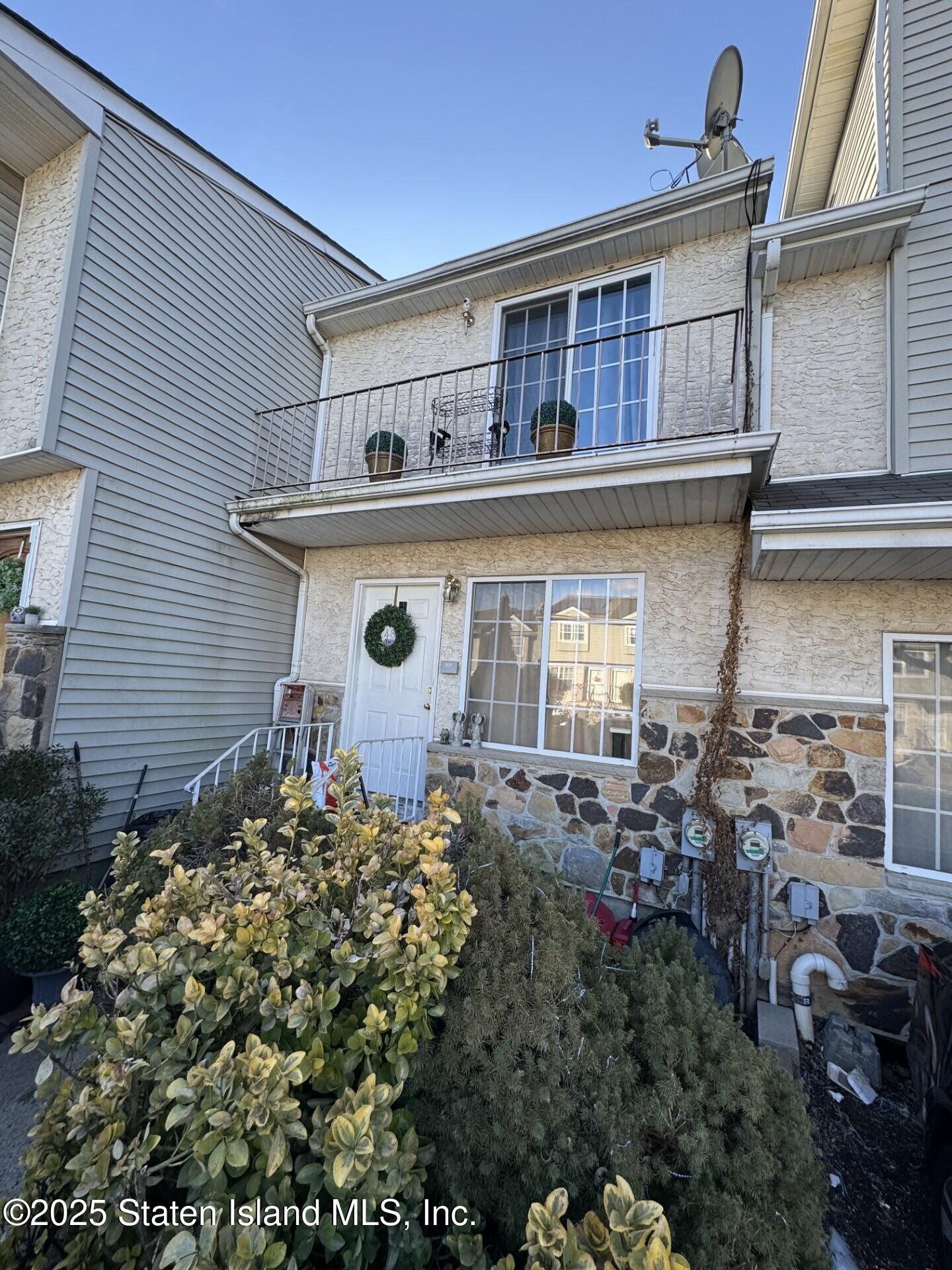 48 Studio Lane Staten Island, NY 10304 - Photo 4 of 4 thumbnail_IMG_0352