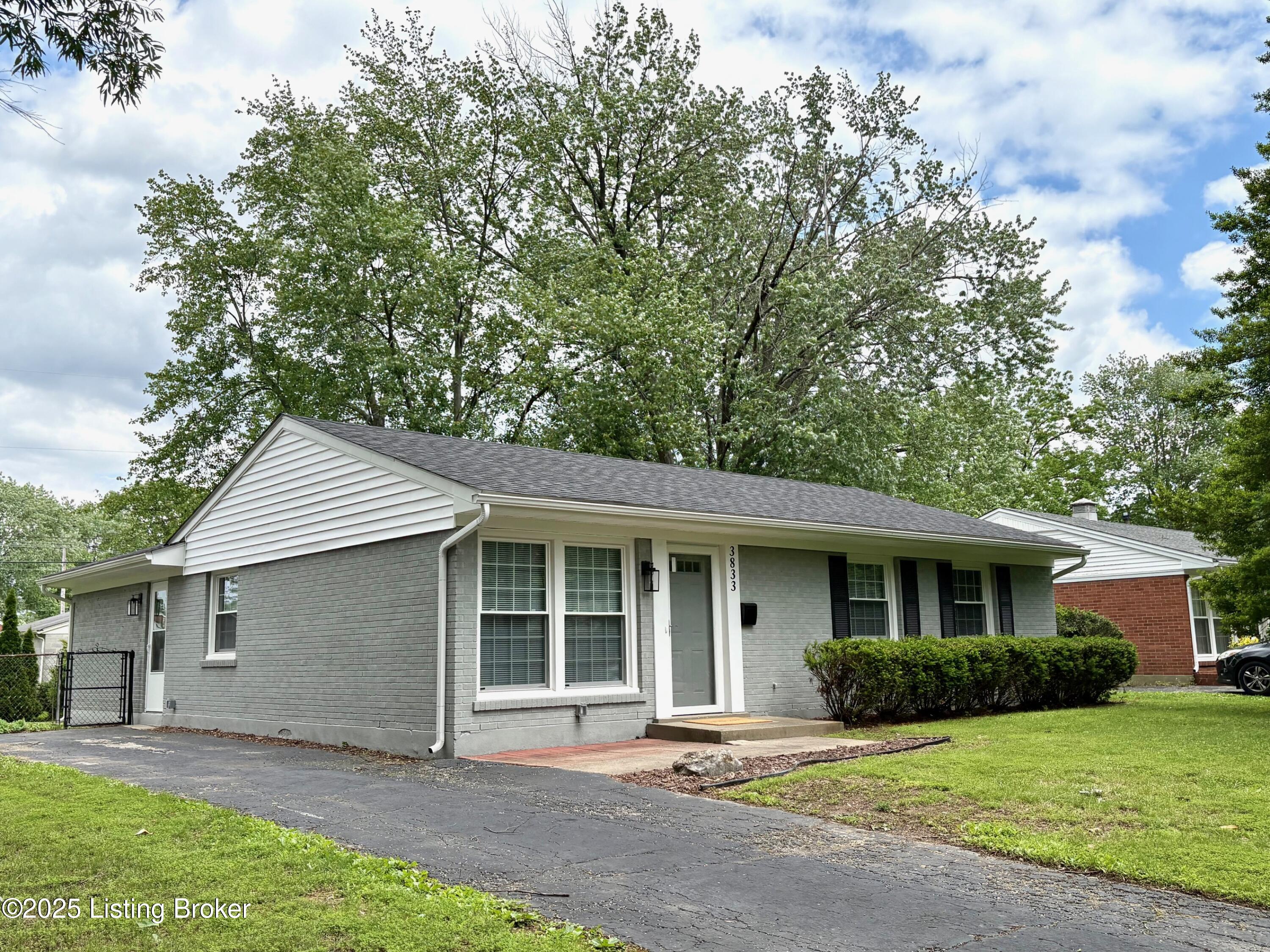 3833 Jupiter Road Louisville, KY 40218 - Photo 2 of 46 IMG_5614