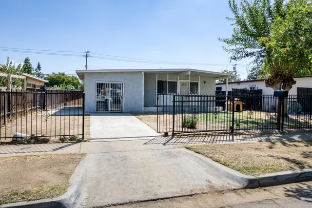 $285,000 | 119 West Eden Avenue, Fresno, CA 93706