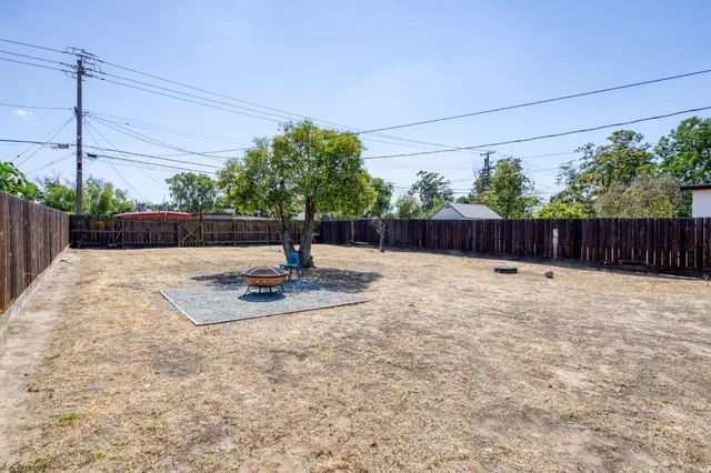 $285,000 | 119 West Eden Avenue, Fresno, CA 93706