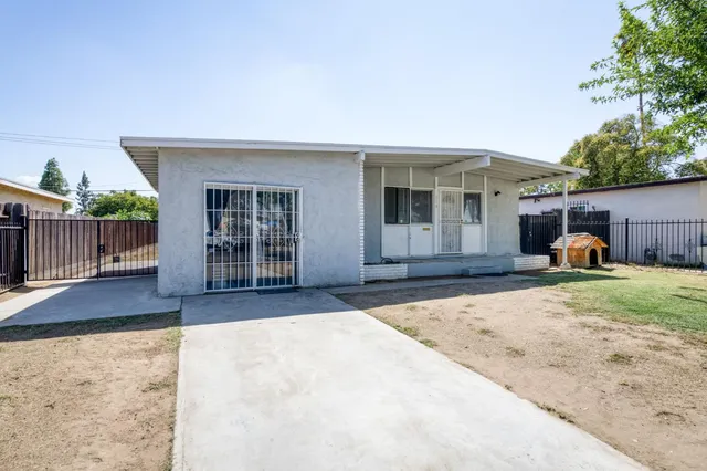 $285,000 | 119 West Eden Avenue, Fresno, CA 93706
