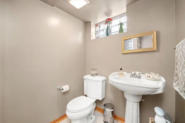 $484,444 | 4551 West Foster Avenue, Chicago, IL 60630