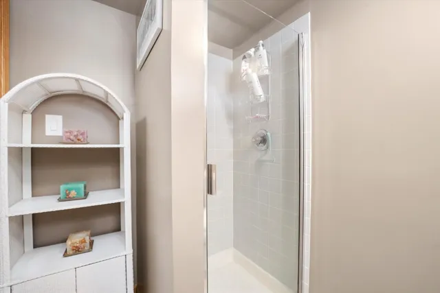 $484,444 | 4551 West Foster Avenue, Chicago, IL 60630