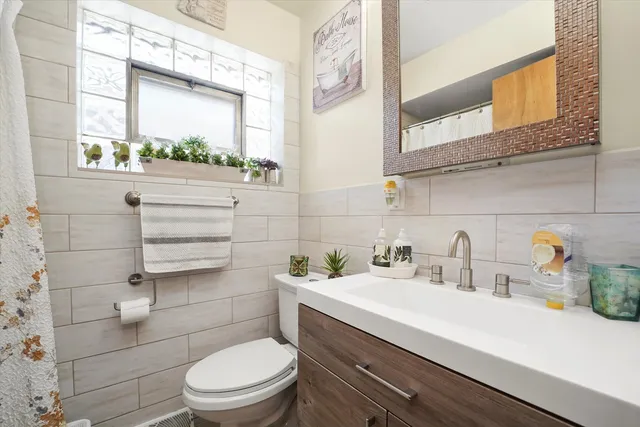 $484,444 | 4551 West Foster Avenue, Chicago, IL 60630