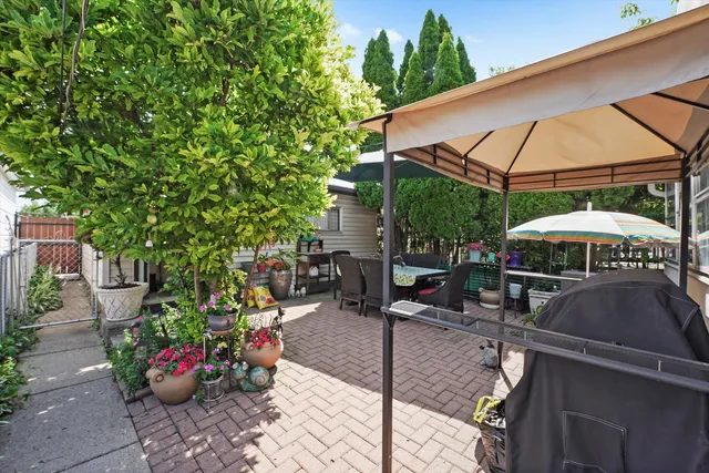 $484,444 | 4551 West Foster Avenue, Chicago, IL 60630