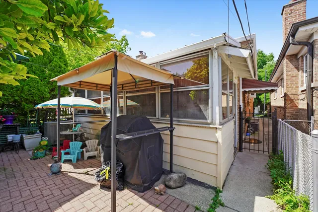 $484,444 | 4551 West Foster Avenue, Chicago, IL 60630