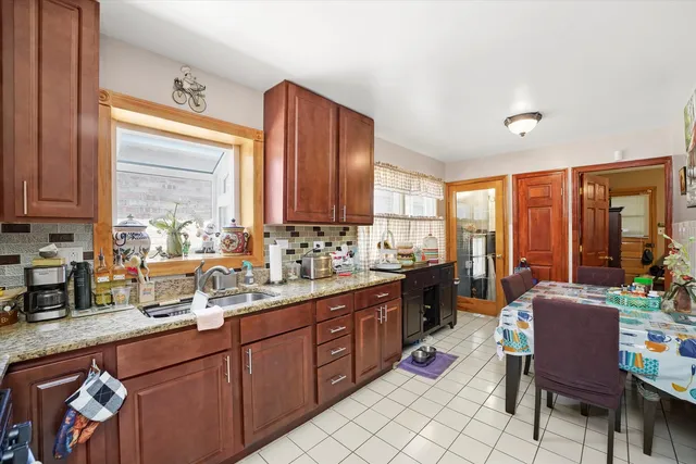 $484,444 | 4551 West Foster Avenue, Chicago, IL 60630