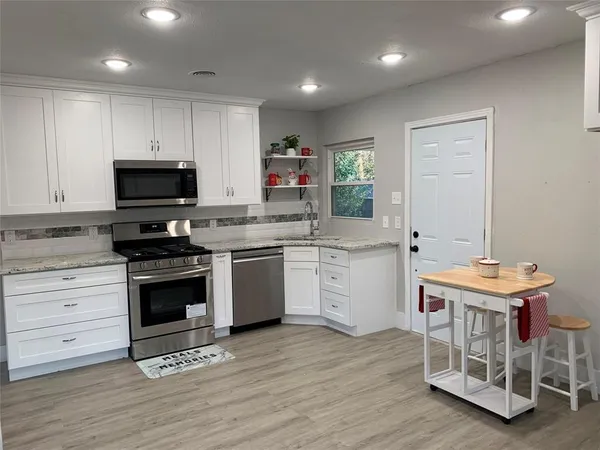 $2,200 | 1918 Melbourne Avenue, Dallas, TX 75224