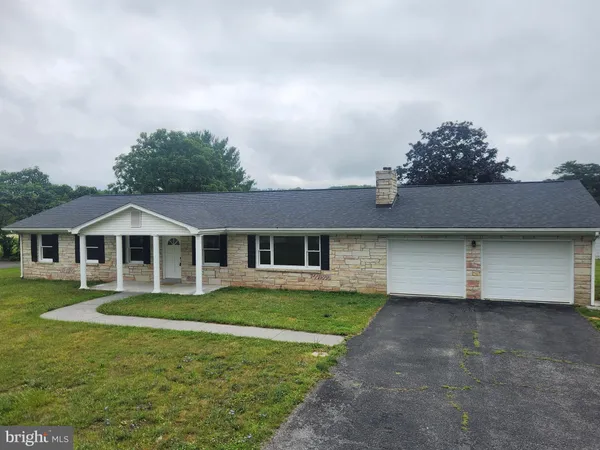 $439,900 | 11195 Valley Road, Berkeley Springs, WV 25411