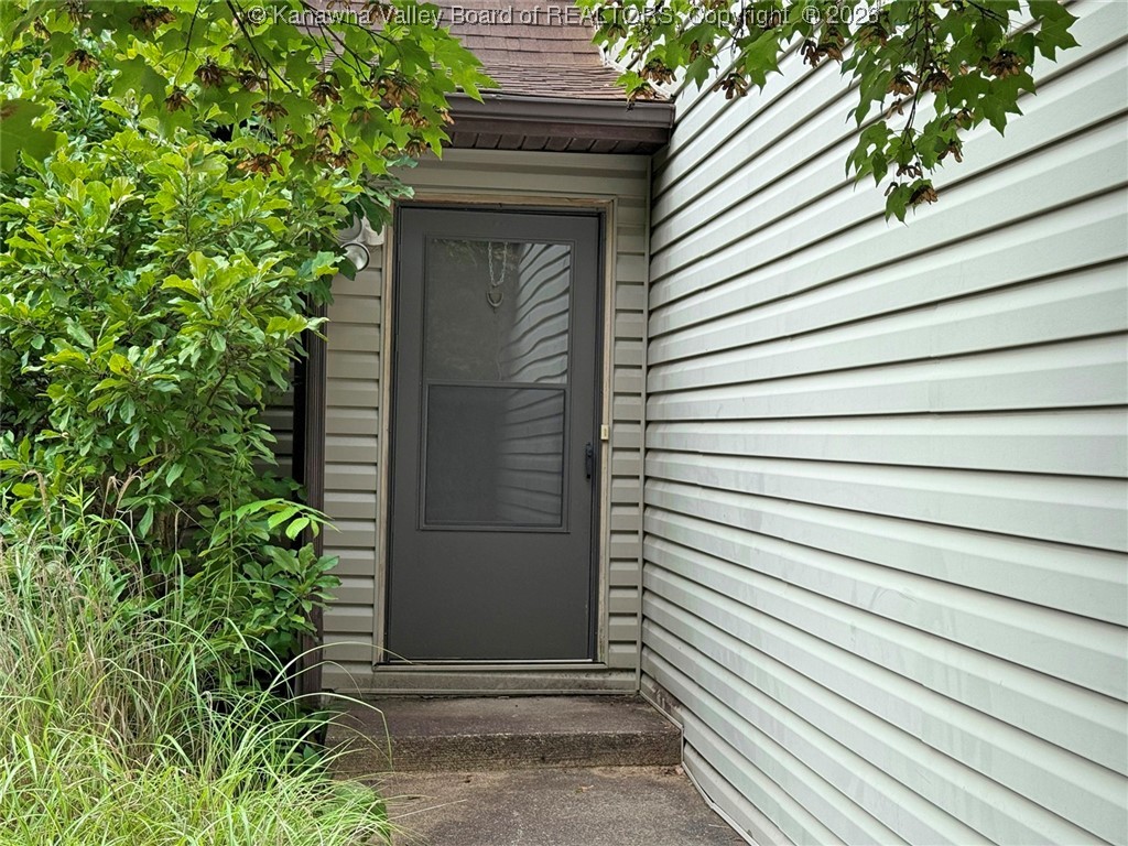1302 Hunters Ridge Road Charleston, WV 25314 - Photo 3 of 50 Gallery Image 3