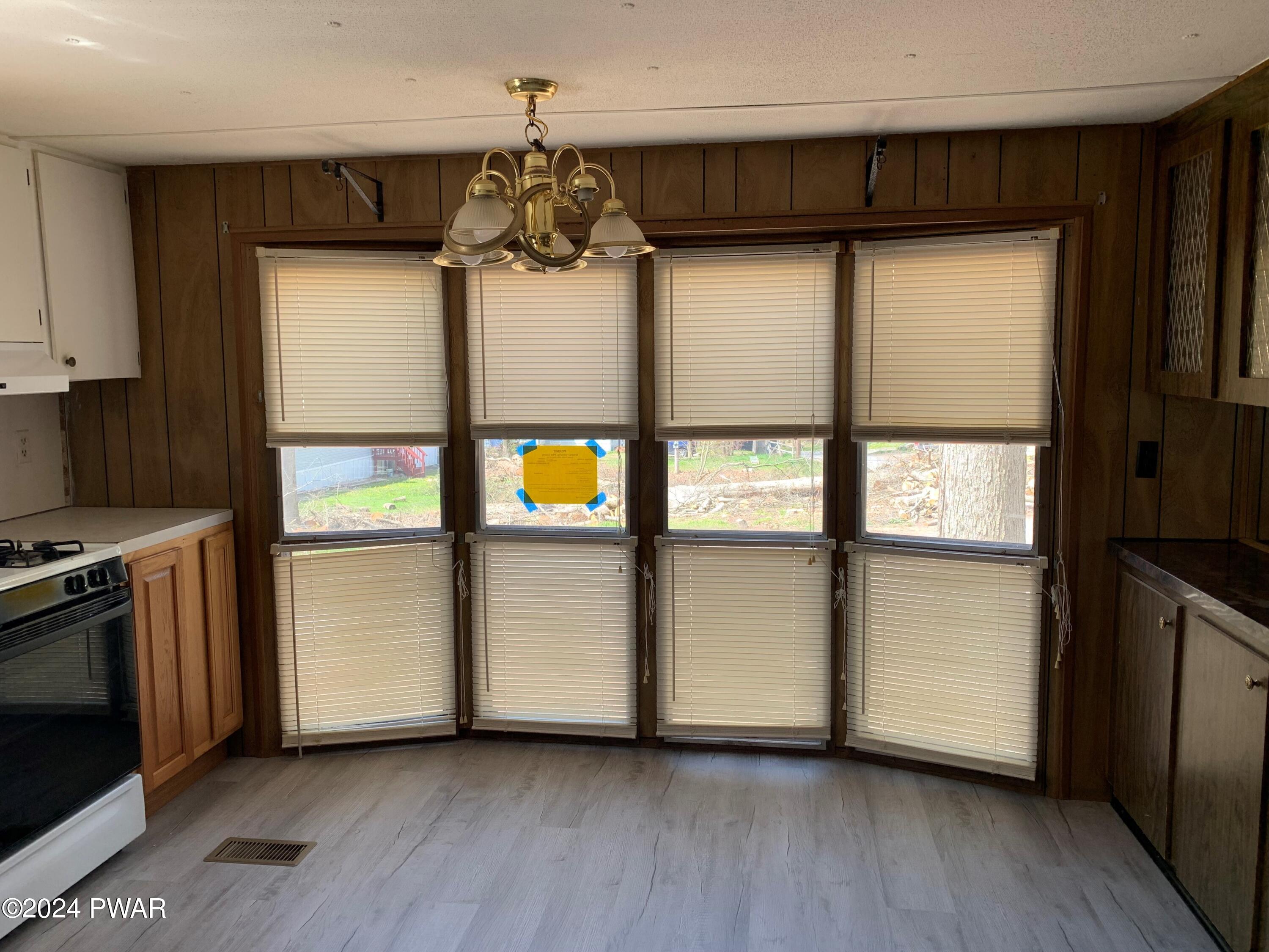 123 Middle Road Greentown, PA 18426 - Photo 12 of 27 Eat in Kitchen