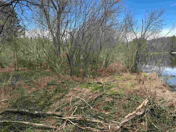 $190,000 | E1881 Lake Shore Drive, Iola, WI 54945