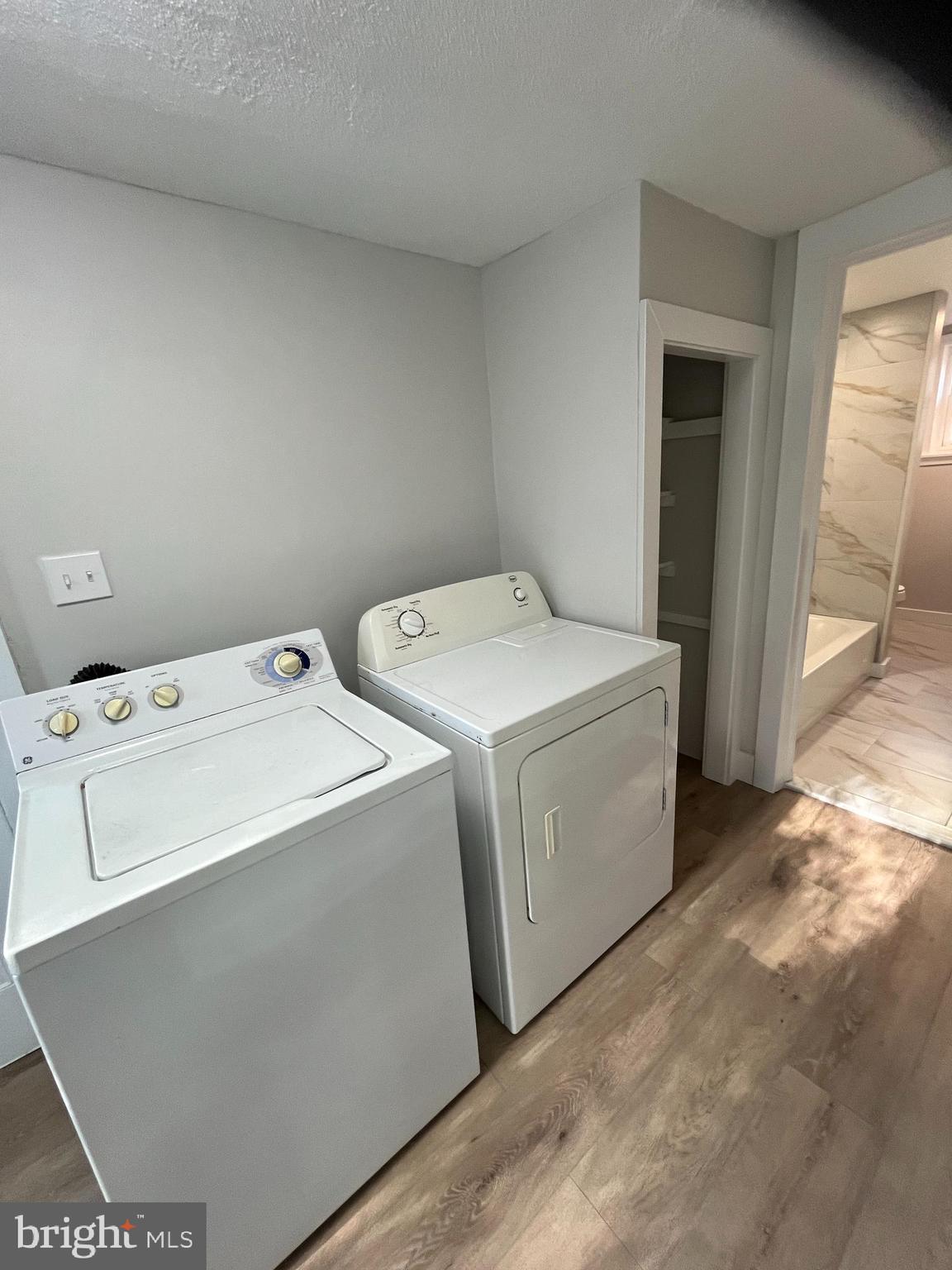 105 Mecray Lane Maple Shade, NJ 08052 - Photo 16 of 32 a utility room with dryer and washer