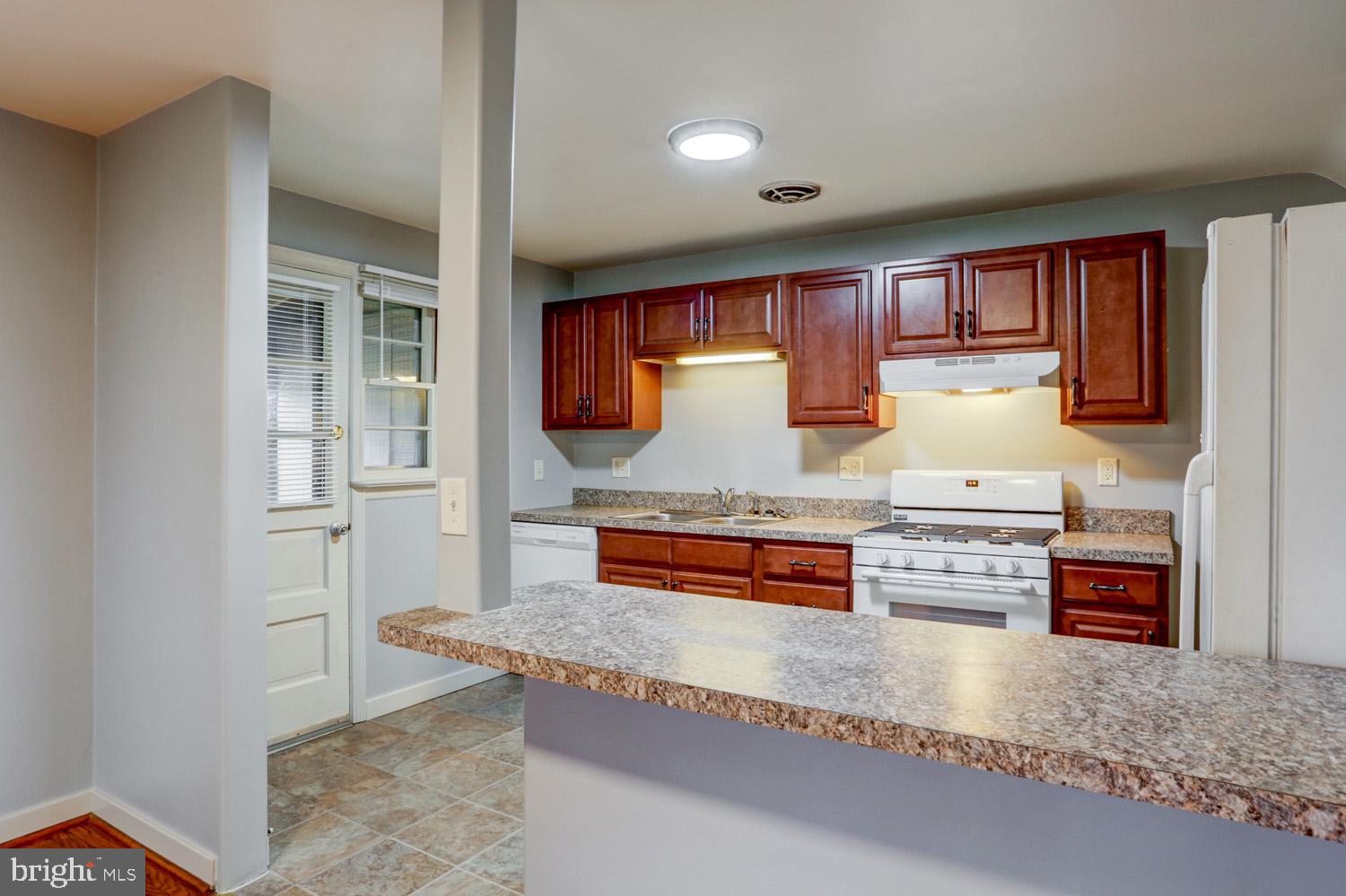 185 Charles Road Lancaster, PA 17603 - Photo 11 of 28 Gallery Image 11
