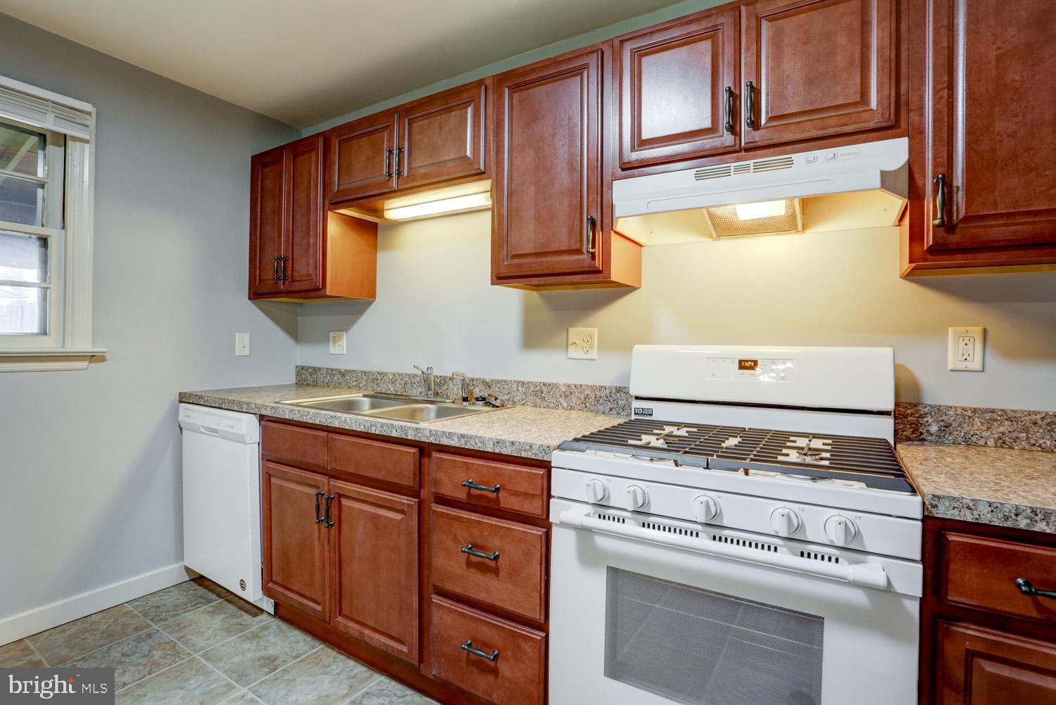 185 Charles Road Lancaster, PA 17603 - Photo 15 of 28 Gallery Image 15