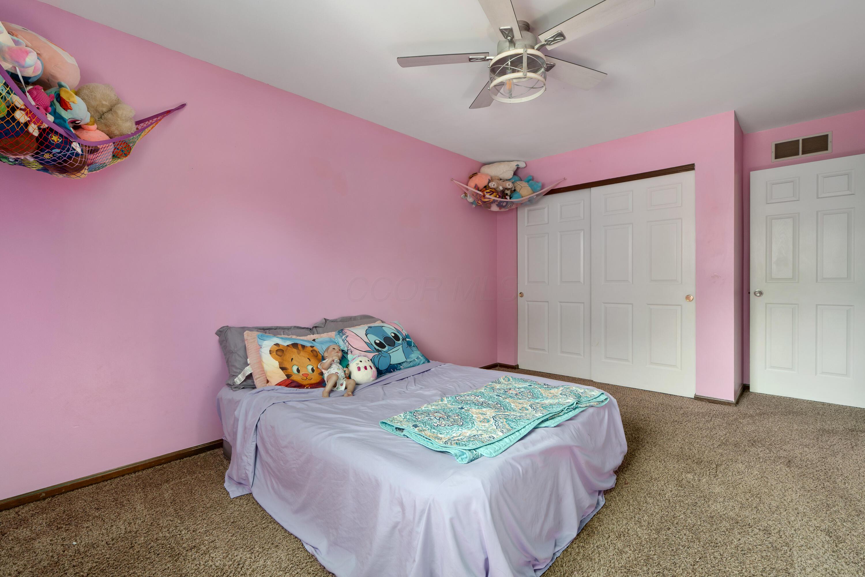 5879 Ravine View Court Columbus, OH 43231 - Photo 25 of 43 Bedroom 3 has a wall closet