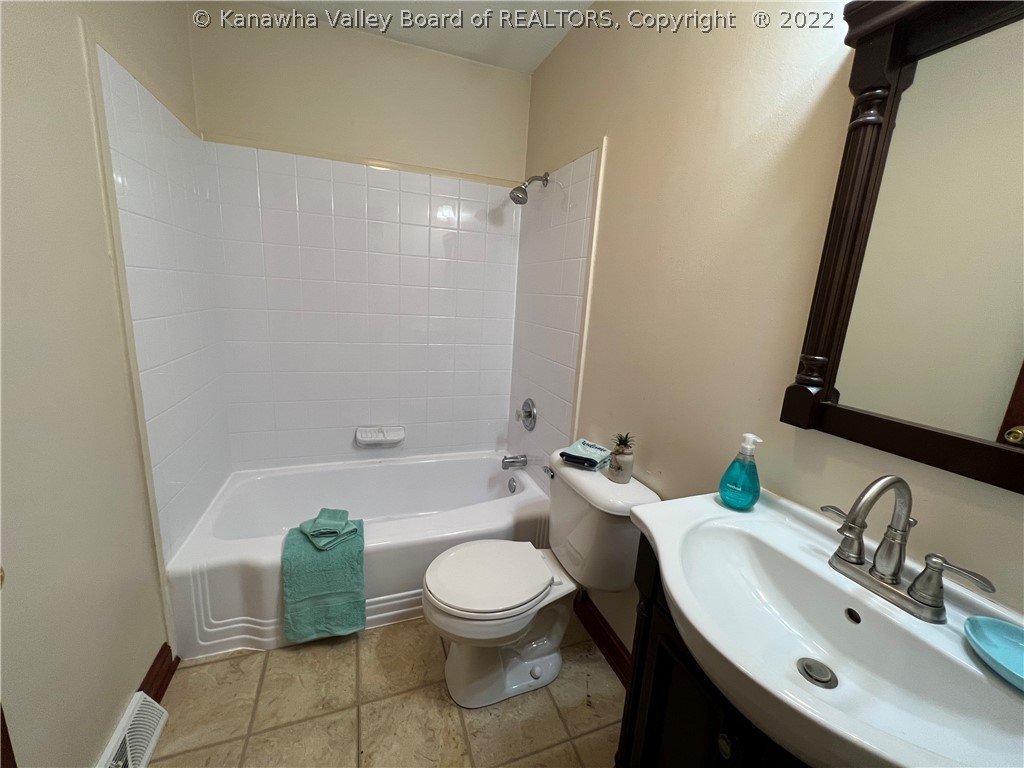 8 Wakefield Road Point Pleasant, WV 25550 - Photo 24 of 29 HALL BATHROOM