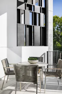 $2,175,000 | 84 Southwest 28th Road, Unit 7, Miami, FL 33129