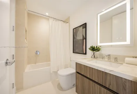 $2,175,000 | 84 Southwest 28th Road, Unit 7, Miami, FL 33129