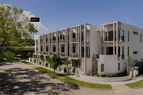 $2,175,000 | 84 Southwest 28th Road, Unit 7, Miami, FL 33129