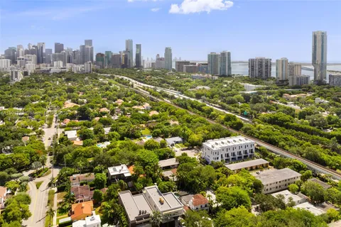 $2,175,000 | 84 Southwest 28th Road, Unit 7, Miami, FL 33129