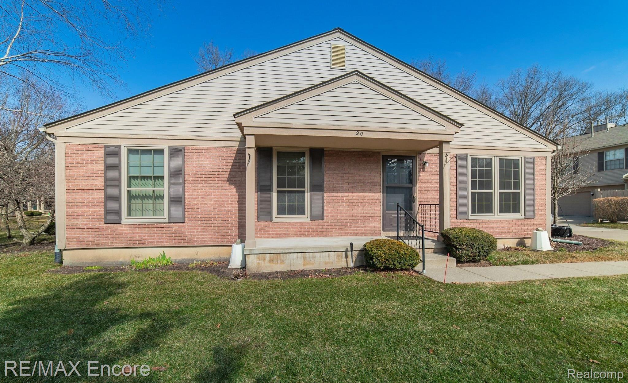 90 Pine Tree Ridge, Unit 4 Waterford, MI 48327 - Photo 1 of 18 Welcome to 90 Pine Tree Ridge #4!