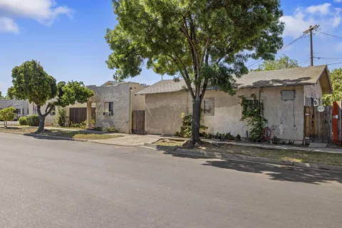 $1,325,000 | 101-107 I Street, Modesto, CA 95351