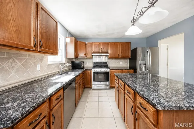 $355,000 | 809 East Deer Creek Road, O'Fallon, IL 62269