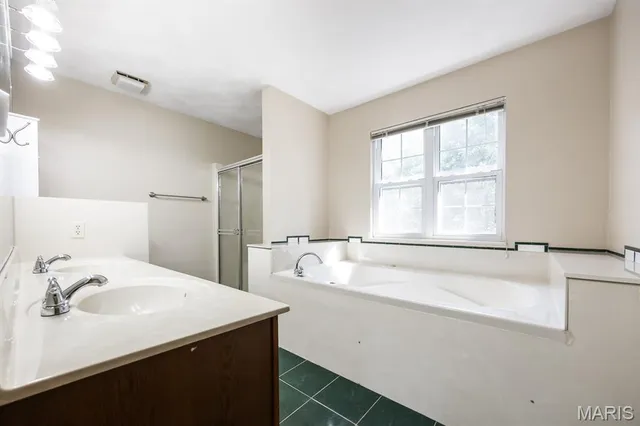 $355,000 | 809 East Deer Creek Road, O'Fallon, IL 62269