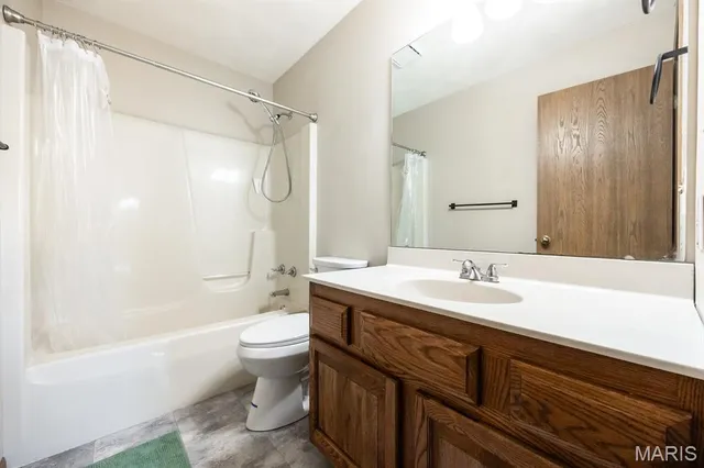 $355,000 | 809 East Deer Creek Road, O'Fallon, IL 62269